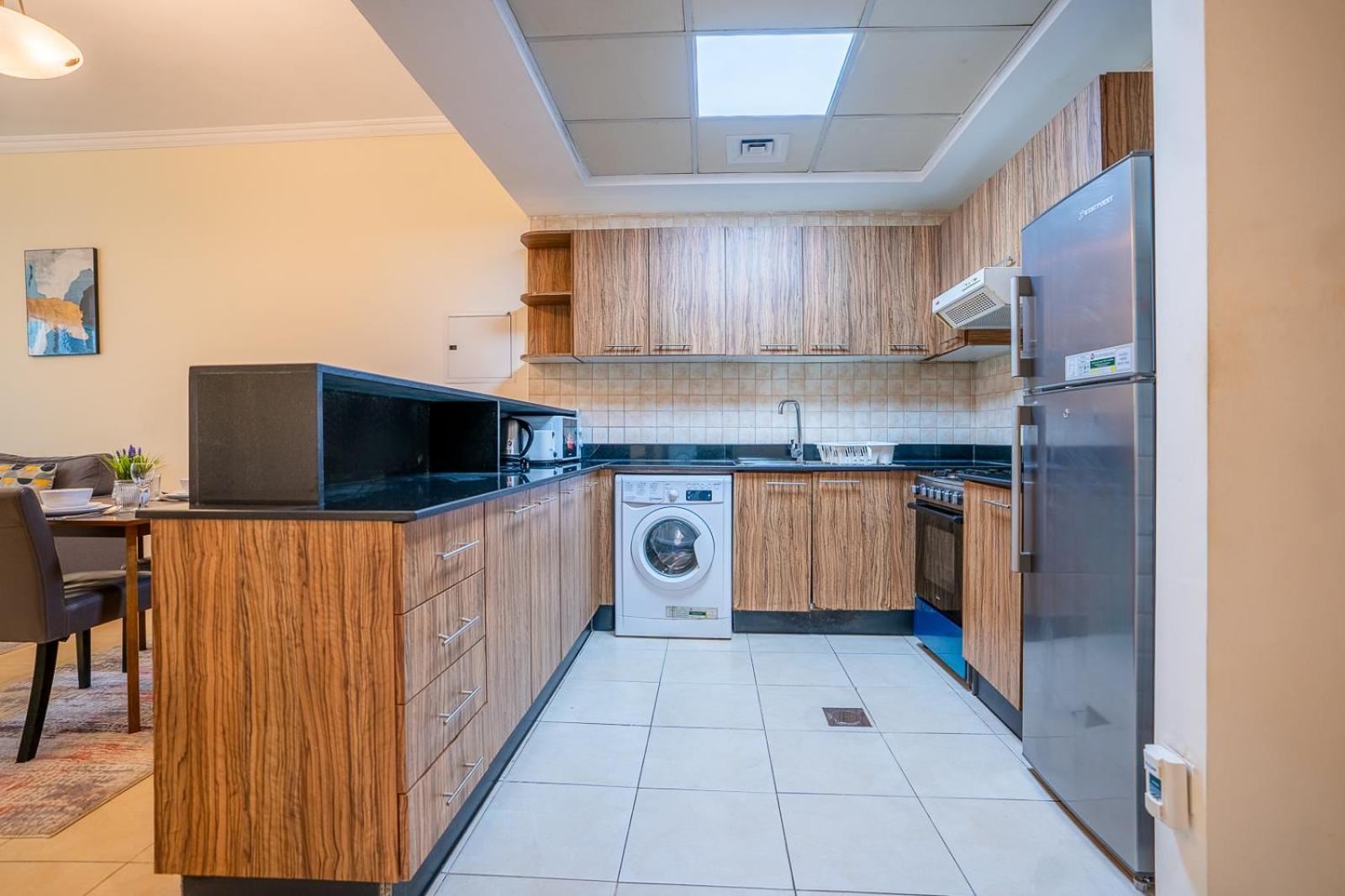 Rh- Prime Location, Modern 01br, Walk Away From Mall & Burj Khalifa Apartment *