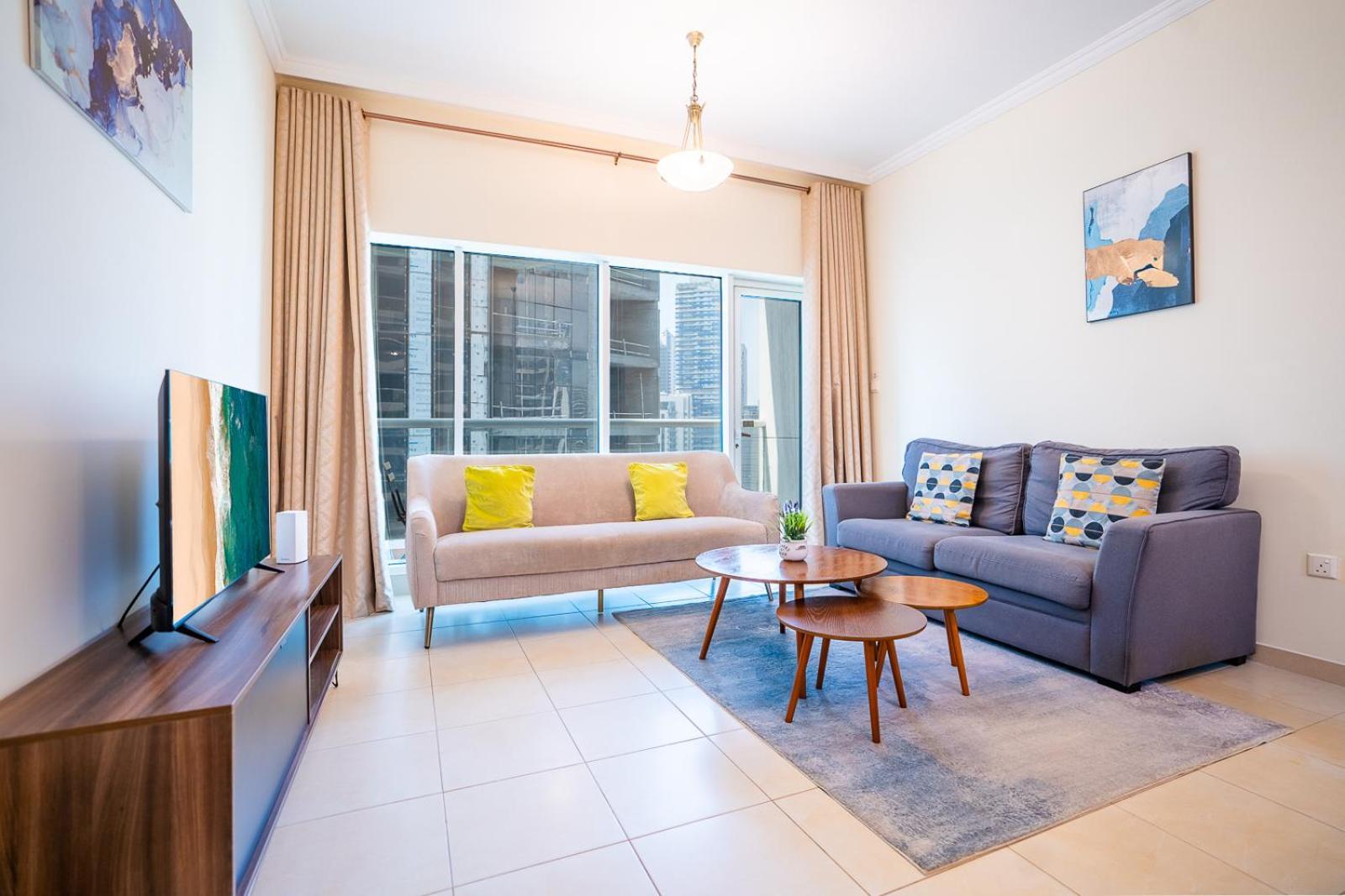 Rh- Prime Location, Modern 01br, Walk Away From Mall & Burj Khalifa *