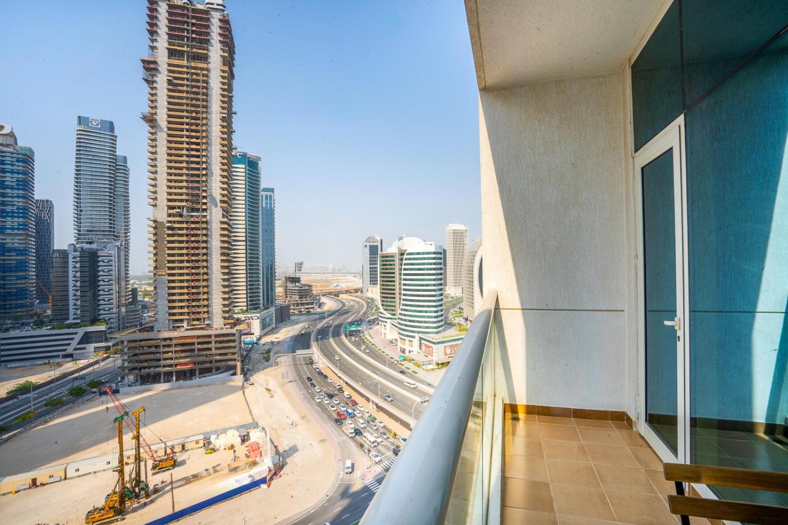 Rh- Prime Location, Modern 01br, Walk Away From Mall & Burj Khalifa Apartment *
